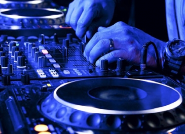 Mixer là gì ? Công dụng của mixer trong dàn karaoke